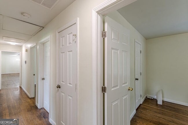 Building Photo - 2416 Timber Ridge Ct