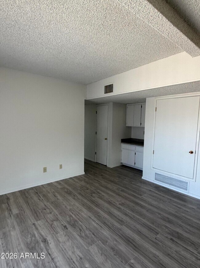 Building Photo - 1475 Via Viento