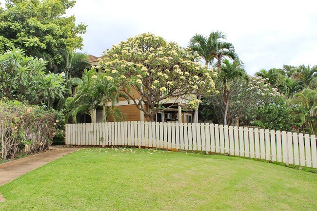 Building Photo - Kihei Villages Upper-Level Front Row Ocean...