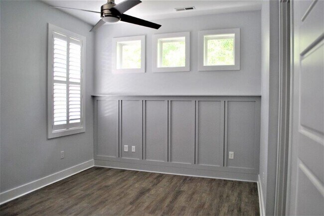 Building Photo - Clambake Cove