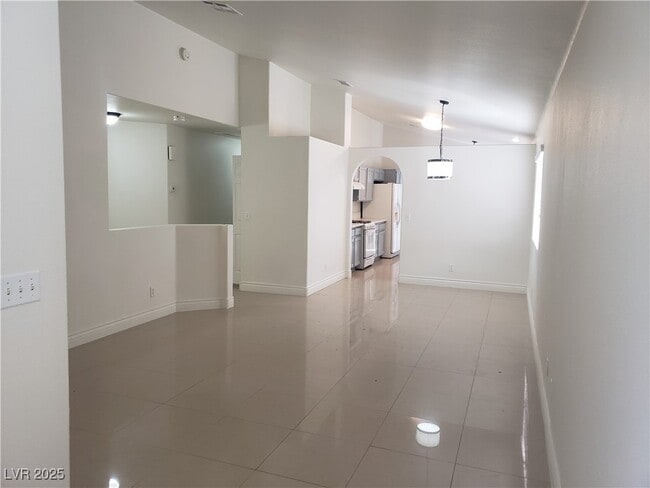 Building Photo - 2324 High Uintas Dr