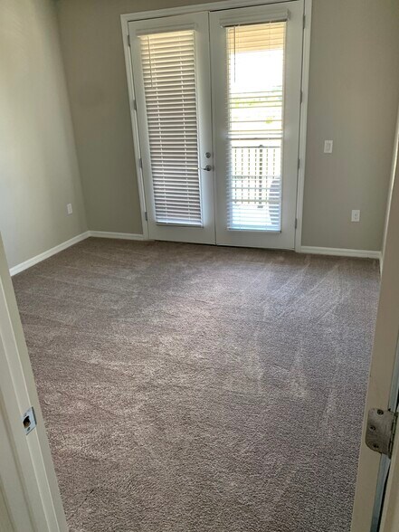 Building Photo - 16066 Micelli Dr