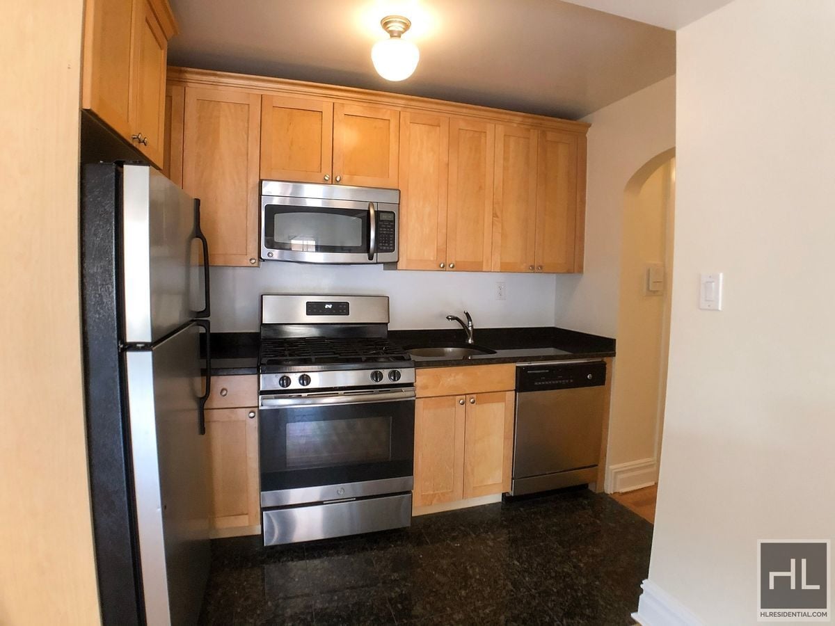 Building Photo - Christopher Street