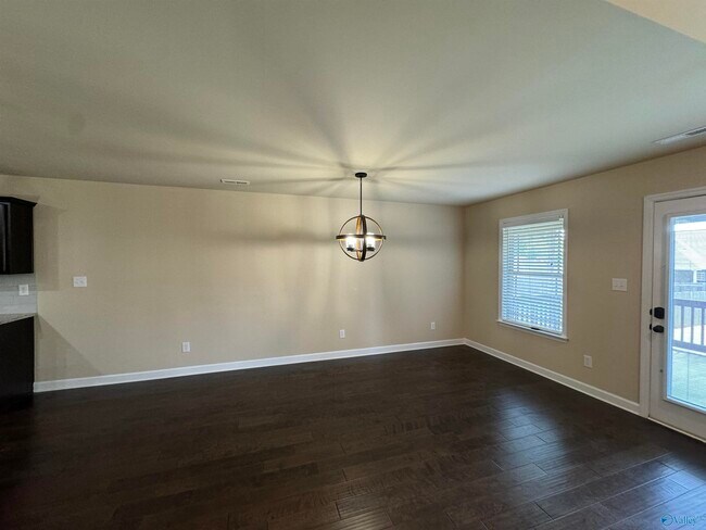 Building Photo - 120 Meadowglade Ln
