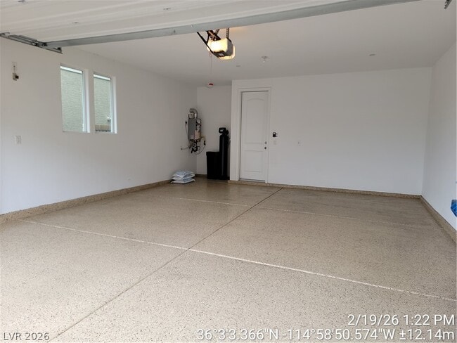 Building Photo - 716 N Water St