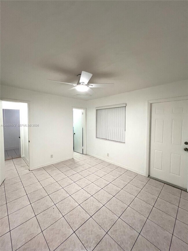 Building Photo - 1730 Washington St