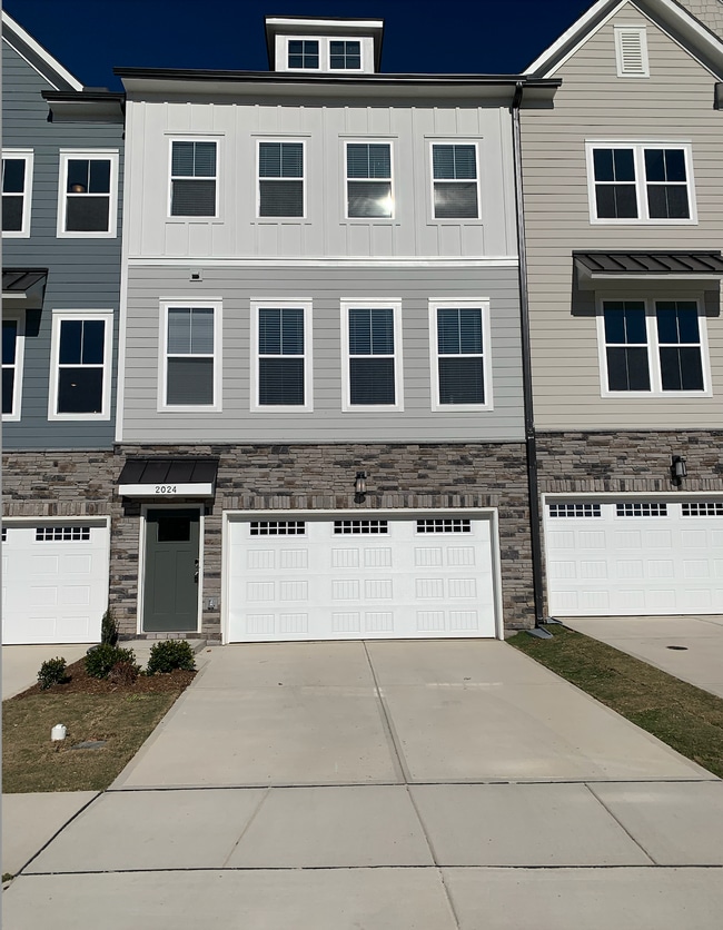 Building Photo - 2024 Eva Pearl Dr