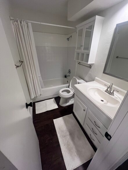 Shared Bathroom with one other tenant. - 7824 Cardinal Ct