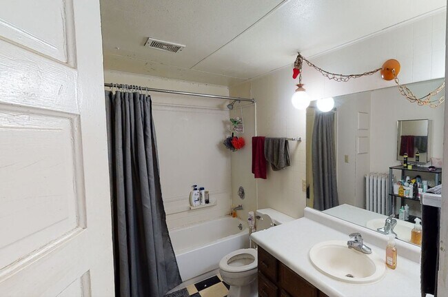 Building Photo - Bassett &amp; Wash, LLC 511WW