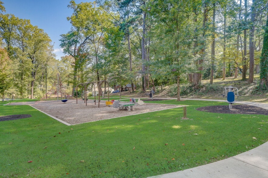 Building Photo - 711 Campbell Cir