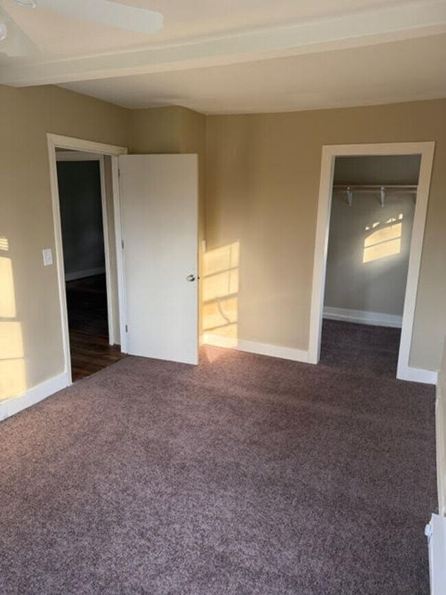 Building Photo - 231 Elder St