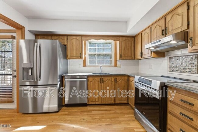 Building Photo - 1200 Boxwood Ln