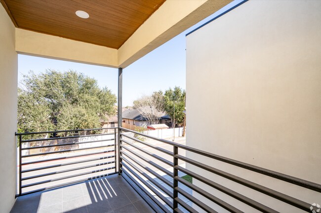 Building Photo - New Beautiful Townhome!