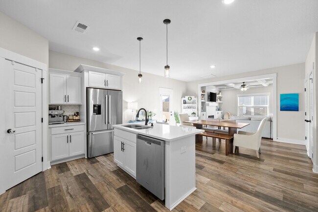 Building Photo - 331 Bluebriar Trace