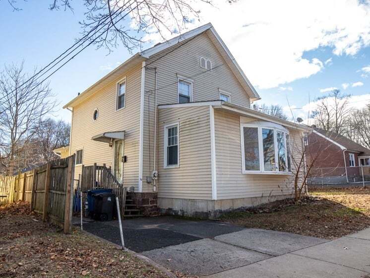 Primary Photo - 131 Lexington Ave