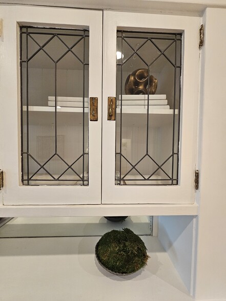 Building Photo - 957 Manzanita St