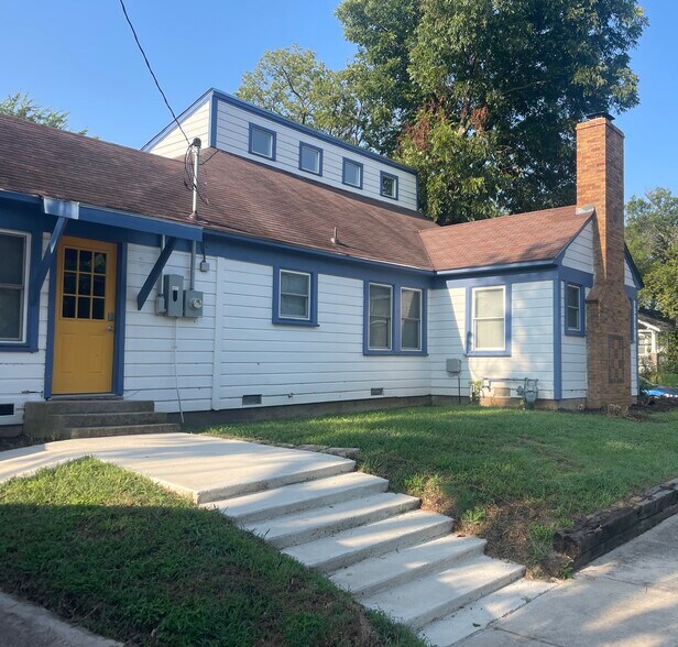 Building Photo - 310 Amarillo St