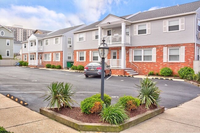 Building Photo - 9506 Ventnor Ave