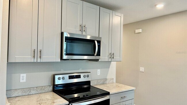 Building Photo - 5852 Ocean Isle Dr