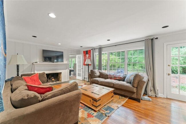 Building Photo - 2986 Mornington Dr NW
