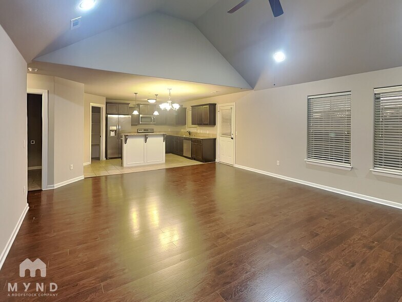 Building Photo - 1020 Tarah Knolls Cir