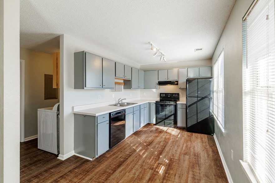 Building Photo - 138 welch Place, unit 4