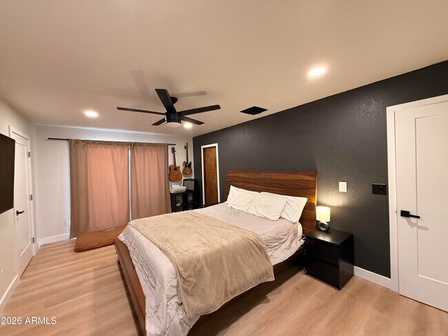 Building Photo - 1744 N Ridge Cir