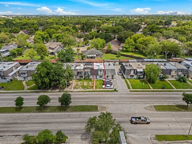 Building Photo - 12054 Beechnut St