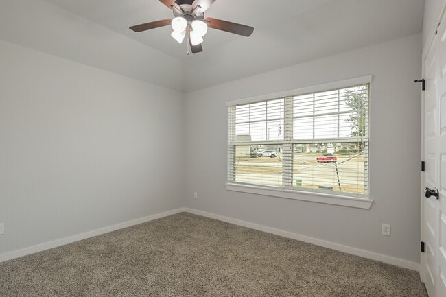 Building Photo - 3401 Alsace Ct