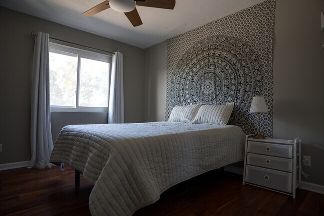 Building Photo - 6725 Mission Gorge Rd