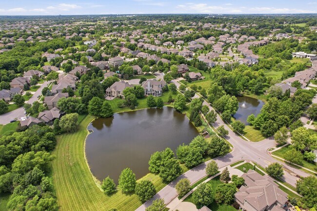 Building Photo - {10500} Luxury Living in Mills Crossing Estates +  Spacious Floorplan with Designer Finishes