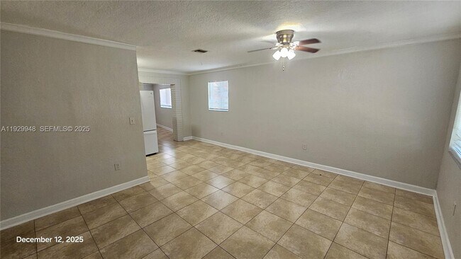 Building Photo - 1040 N 70th Ave