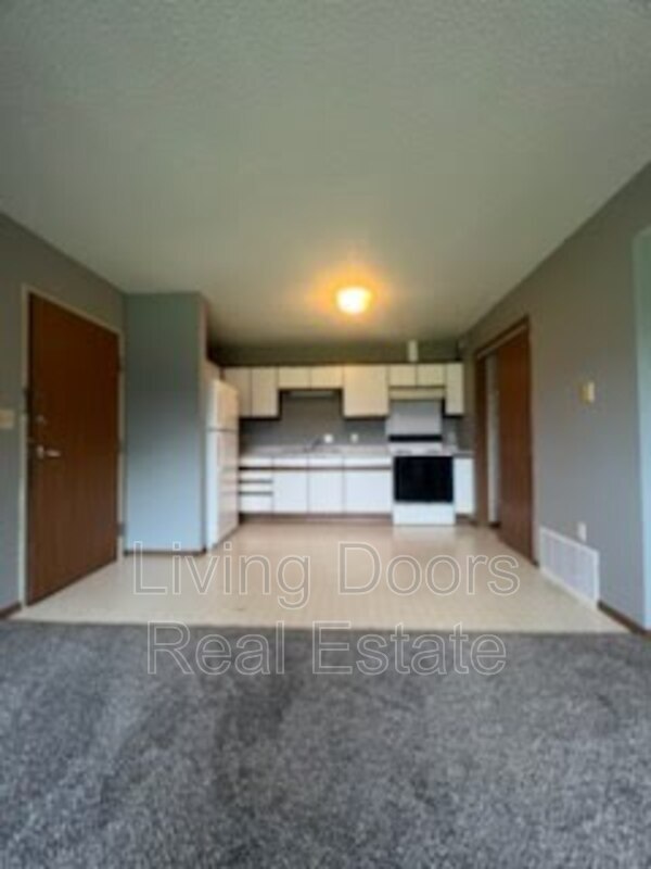 Building Photo - 607 S Washington St