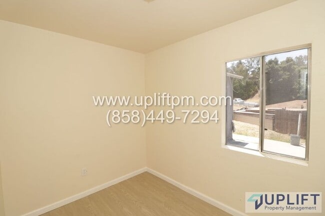 Building Photo - 550 Ritchey St