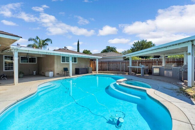 Building Photo - 6737 N Harrison Ave