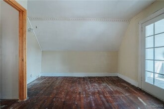 Building Photo - 40 Elm St