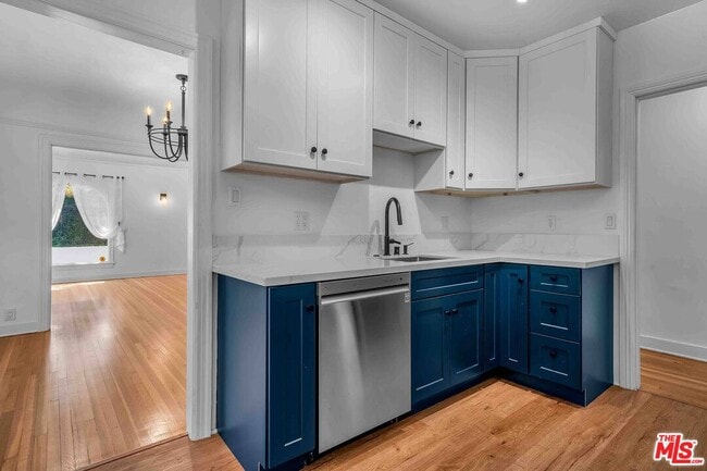 Building Photo - 223 N Almont Dr