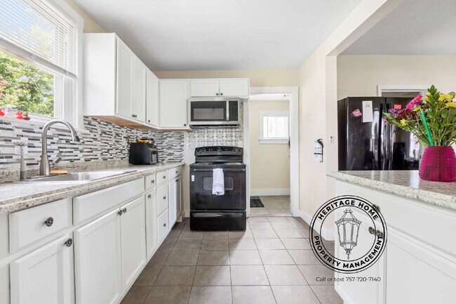 Building Photo - "Charming 3-Bedroom Home with Spacious Interiors in Norfolk's Heart!"