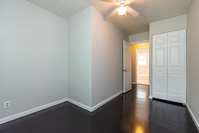 Building Photo - 2333 Alexandria Dr