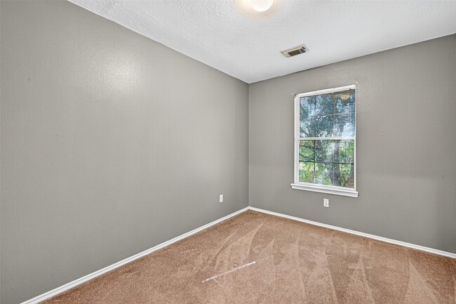 Building Photo - 3714 Bent Springs Ln