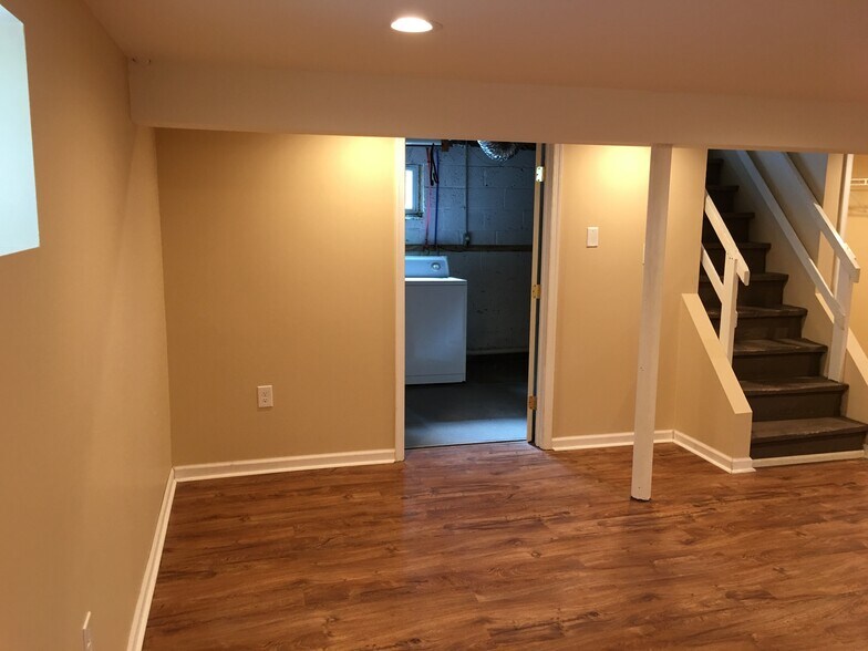 Building Photo - 2037 Terrace Drive