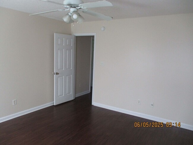 Building Photo - 139 Twelve Oaks Ct