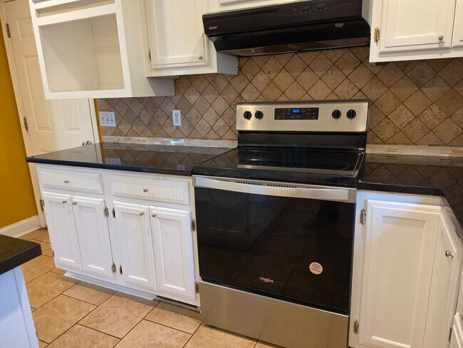 Building Photo - Great 3BR 2BA Find in Pleasant Tree Neighborhood!