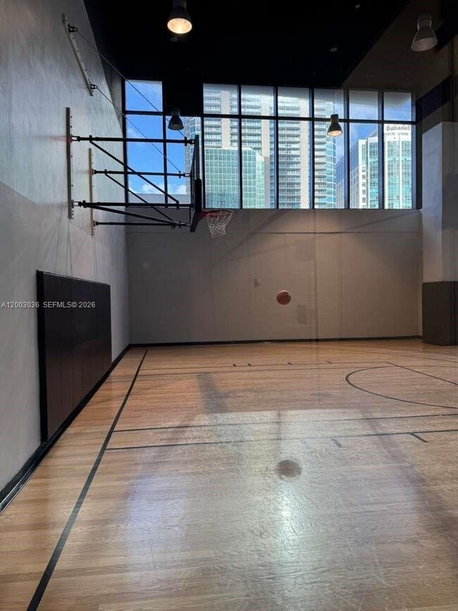 Building Photo - 1010 Brickell Ave