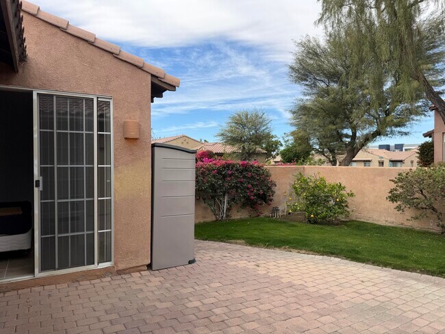 Building Photo - 47780 Sumac St