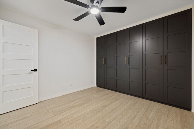 Building Photo - 909 Silber Rd