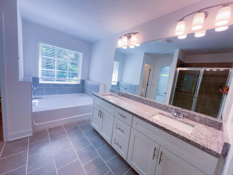 Building Photo - 3796 Lockaby Way
