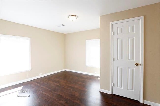 Building Photo - 3216 Avenue I