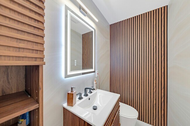 Building Photo - 228 Johnson