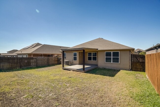 Building Photo - 5909 Roderick Dr